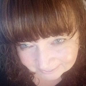 Meet your Posher, Cynthia